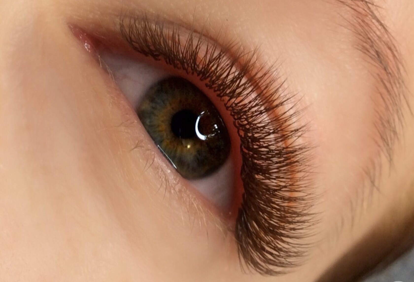 Коричневые ресницы пример 2
